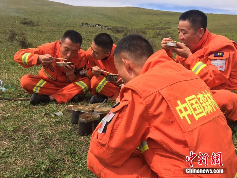 荒野求生29岁女选手熬走80人还赚了份工作