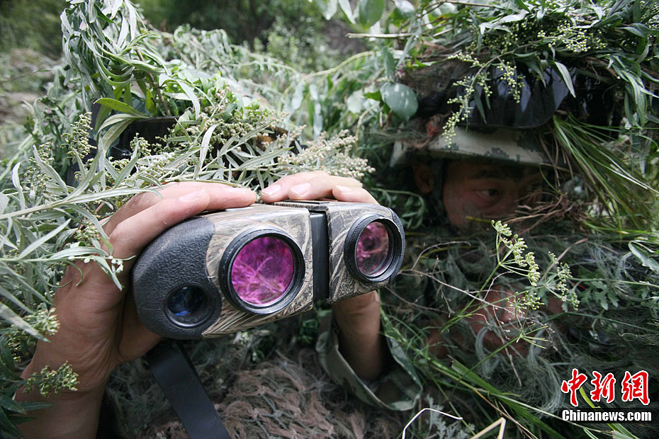 火箭军某部组织实战化机动训练见闻(图1)