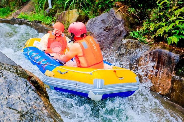 贵州年轻人“洞”见清凉山地新玩法重构夏日体验